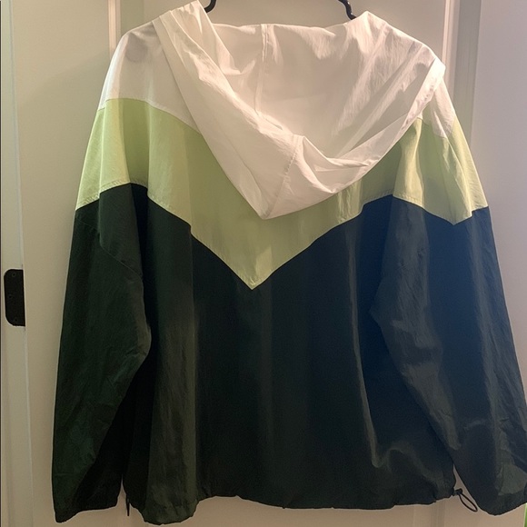 American Eagle wind breaker size large - Picture 3 of 3
